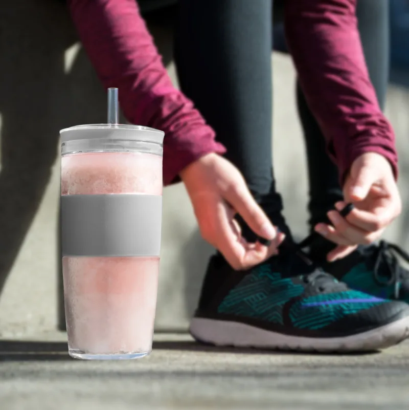 Tumbler FREEZE™ in Gray with Lid and Straw